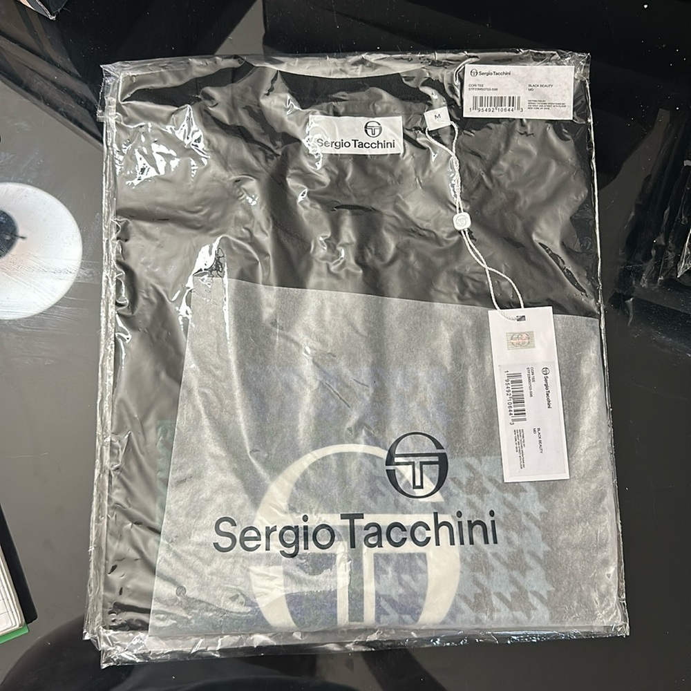 Black men or women t shirt original Italian brand Sergio Tacchini